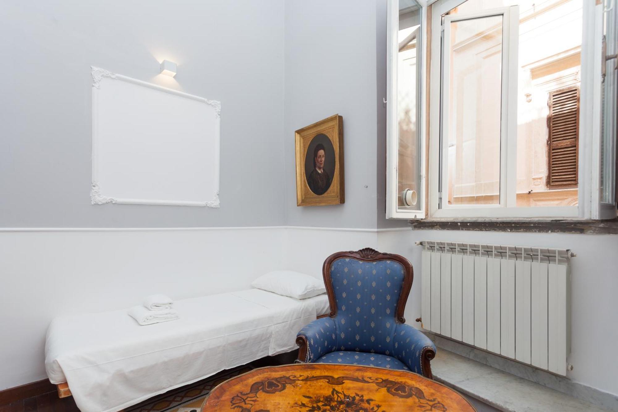 Palazzo Del Duca Piazza Navona Guest House Rom Exteriör bild